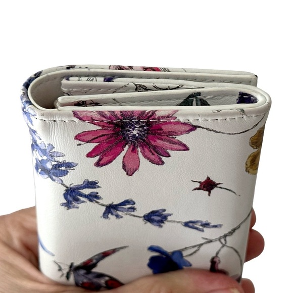 Christian Dior Caro 4 Saisons Hiver Printed White Calfskin Bi-Fold Small Wallet - Picture 6 of 11